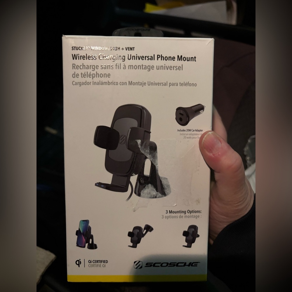 Scosche UQ3 Universal Phone Mount with Wireless charging